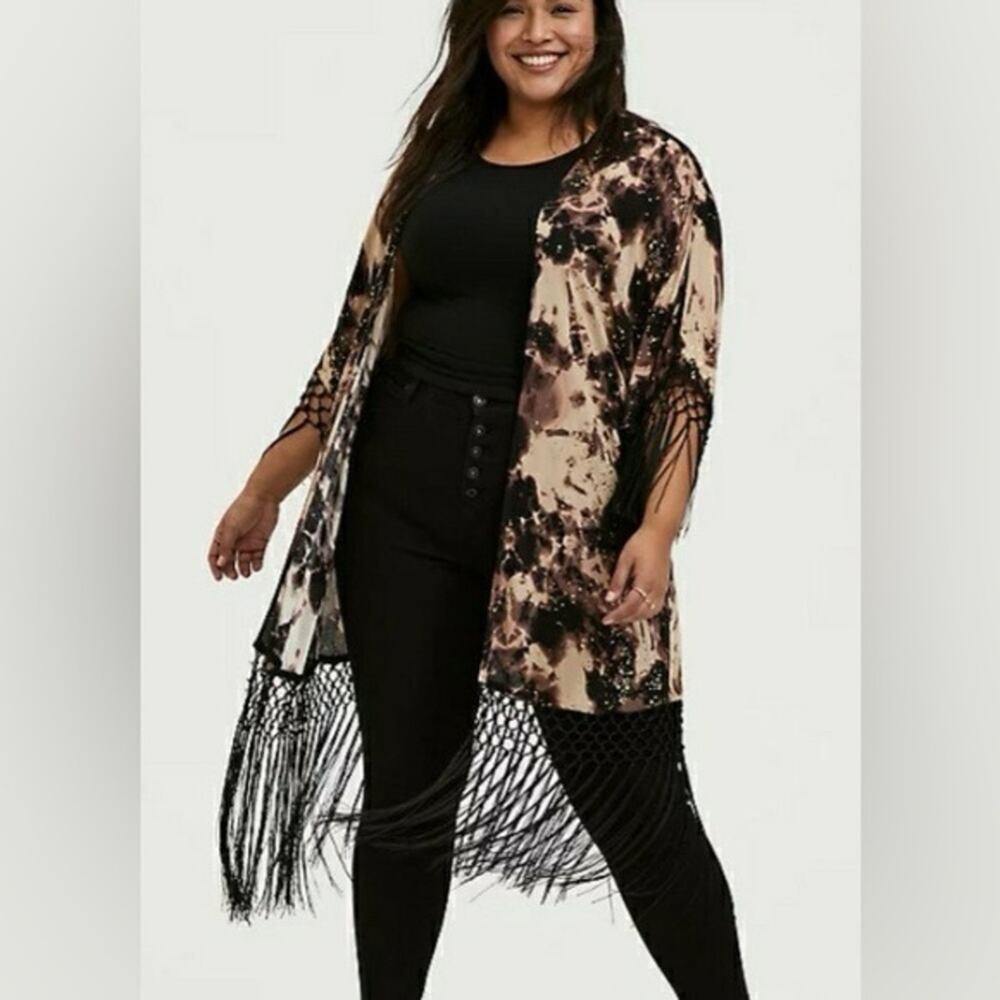 NWT Torrid crêpe tie-dye fringe kimono. 1/2. Black and gold.